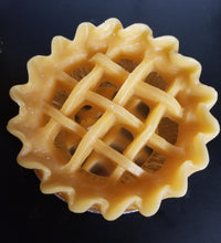 Load image into Gallery viewer, 5Inch Lattice Crimp Pie Topper Candle Wax Embeds
