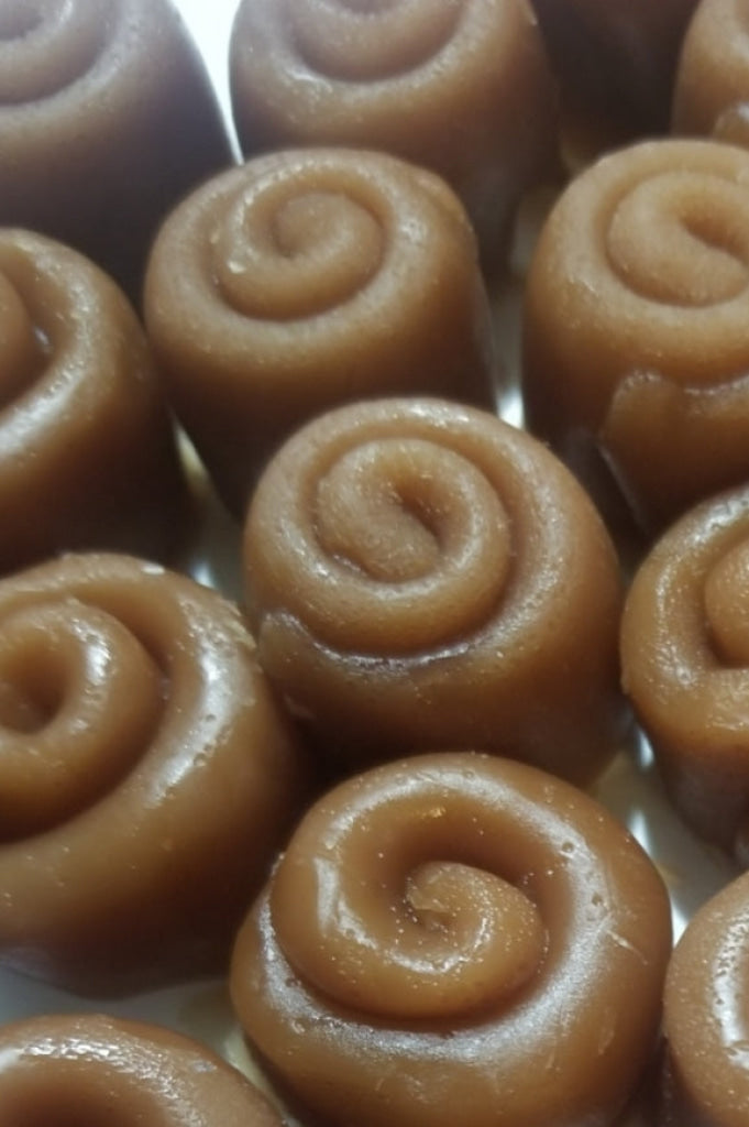 Cinnabuns Candlewax Embeds