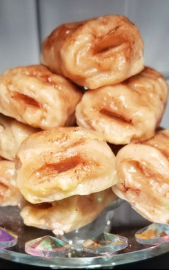 Cinnamon Apple Strudel Candlewax Embeds