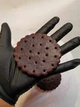 Load image into Gallery viewer, Diy Chocolate Sandwich Cookie Candlewax Embeds
