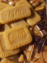 Load image into Gallery viewer, Milk Chocolate Bites &amp; Designer Cookie Mix Candlewax Embeds
