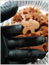 Load image into Gallery viewer, Mini Gingerbread Man Candlewax Embeds
