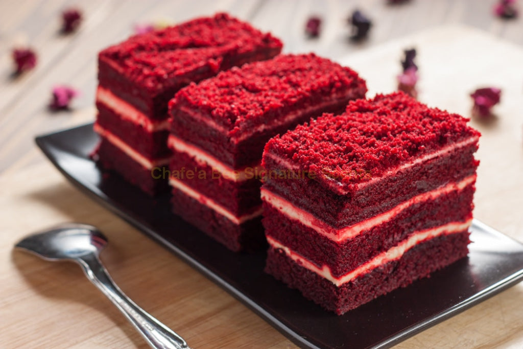 Red Velvet Cake Solution for Natural Color and Aroma - Sugar Shine India  (200 Gram) : : Grocery & Gourmet Foods